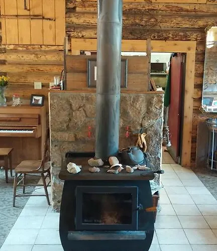 Medicine Bow Lodge
