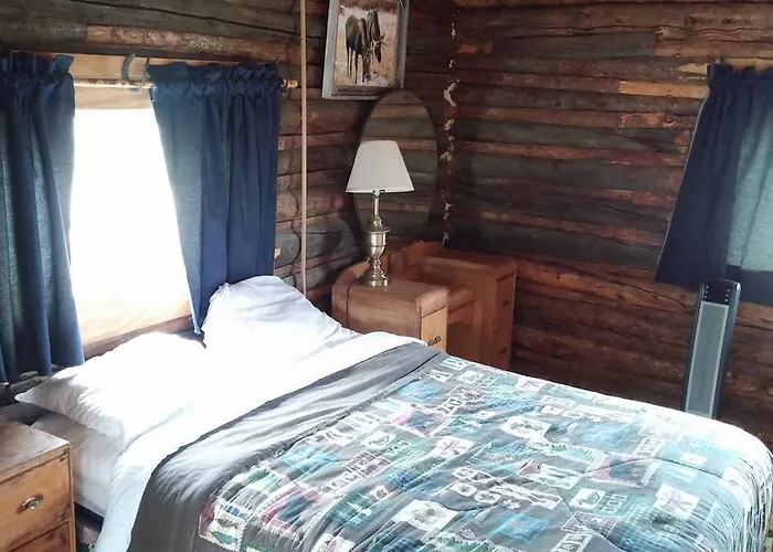 Medicine Bow Lodge *